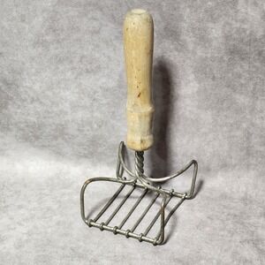 vintage antique primitive‎ POTATO MASHER square metal Wire head Wood Handle